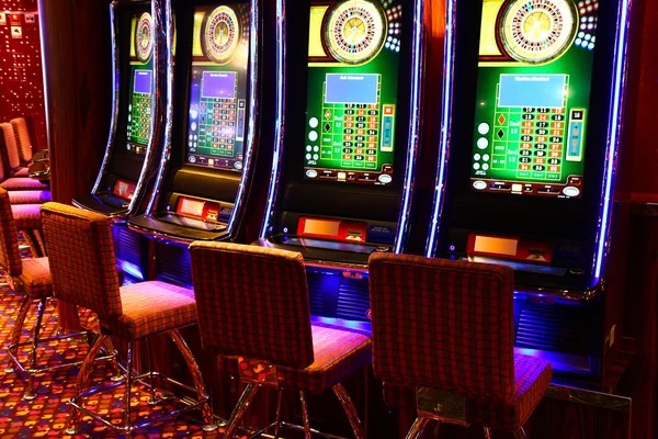 Live Lightning Roulette table with illuminated wheel and multiplier display on krisna platform